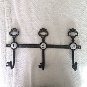 Vintage style key rack 🗝